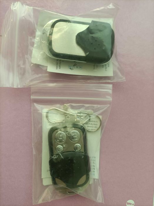 Vendo 2 comandos novos64284596704643121