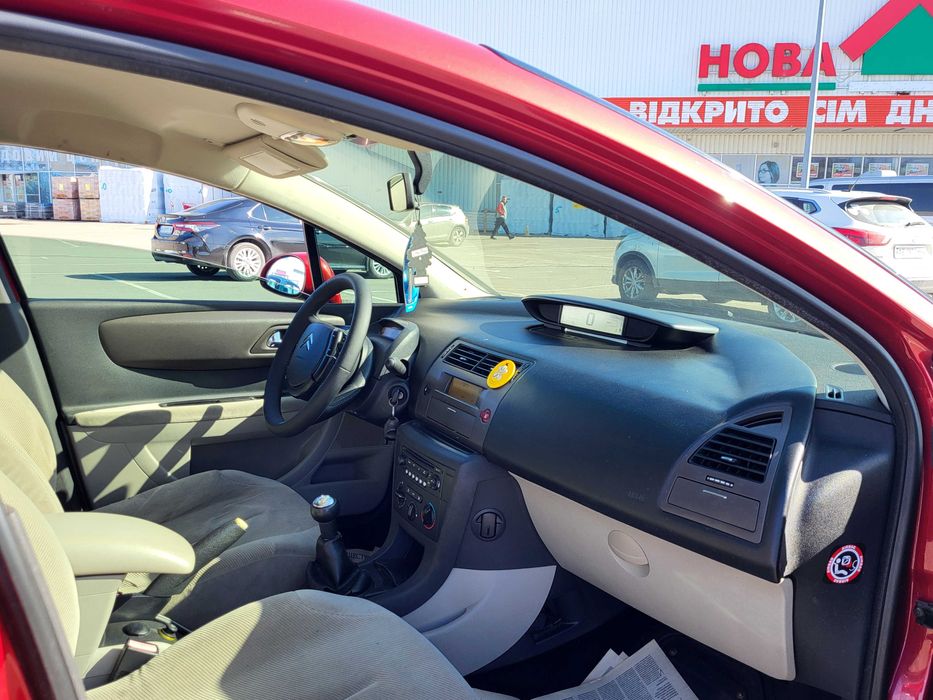 Ситроен С4 -Красный Бензин -Газ Механика