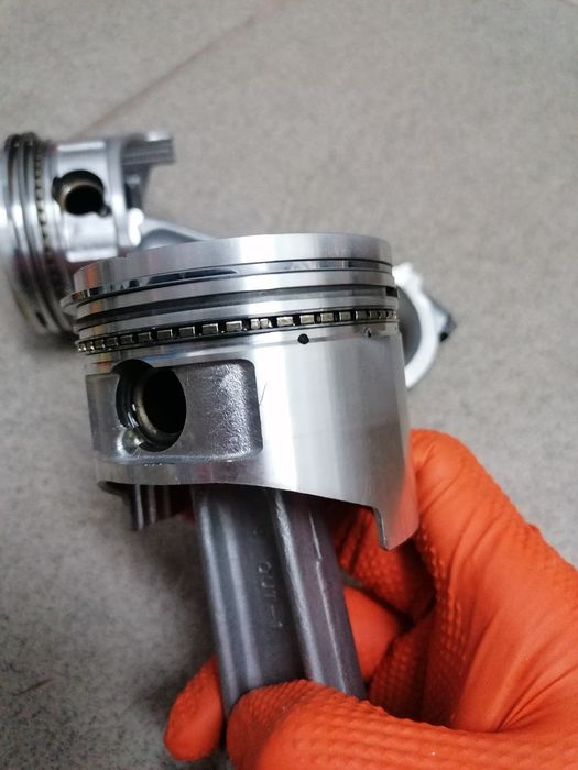 Tłoki korbowody do traktorek kosiarka briggs vanguard v-twin 16hp 68mm