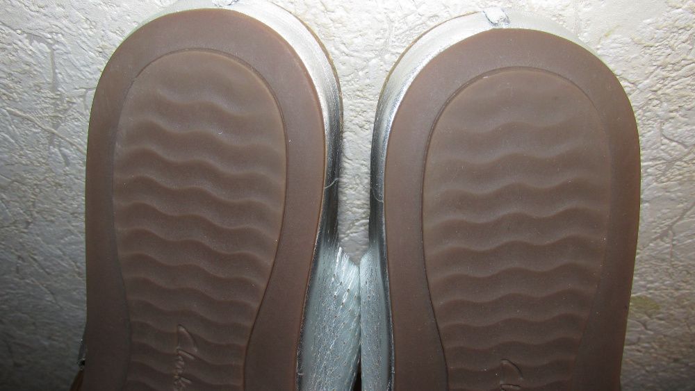Шлепки,сланцы Clarks 39 размера, стелька 25.5см оригинал кожа