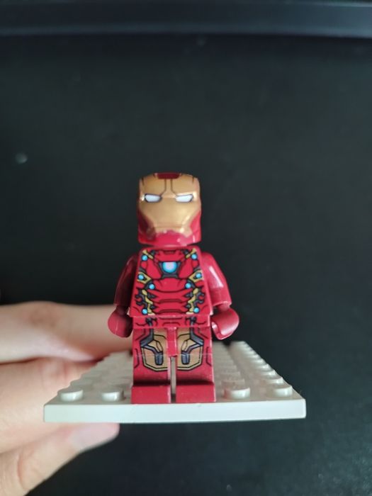 Lego Iron Man - Mark 46 Armor, Small Helmet Visor, Foot Repulsors