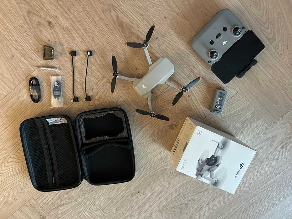 Dron DJI mini 4k kompletny zestaw w stanie jak nowy