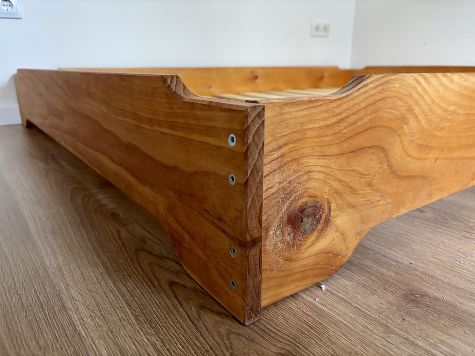 Cama Montessori de casal LUFE em madeira maciça + colchão 140×190
