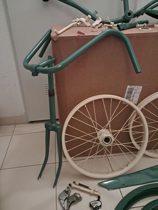 Bicicleta chopper antiga + peças já renovadas/lacadas