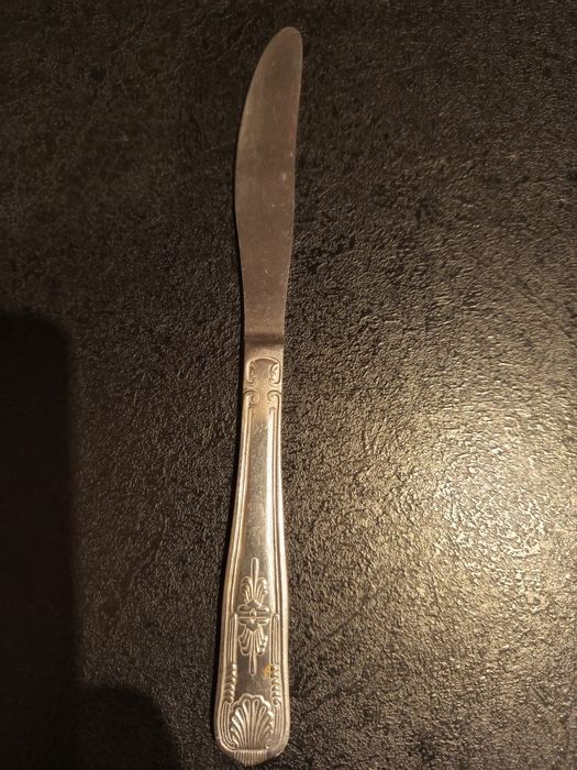 Stare noże. Cena za 6 szt