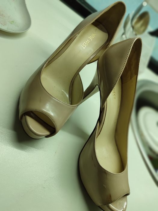 Продам туфли на каблуке