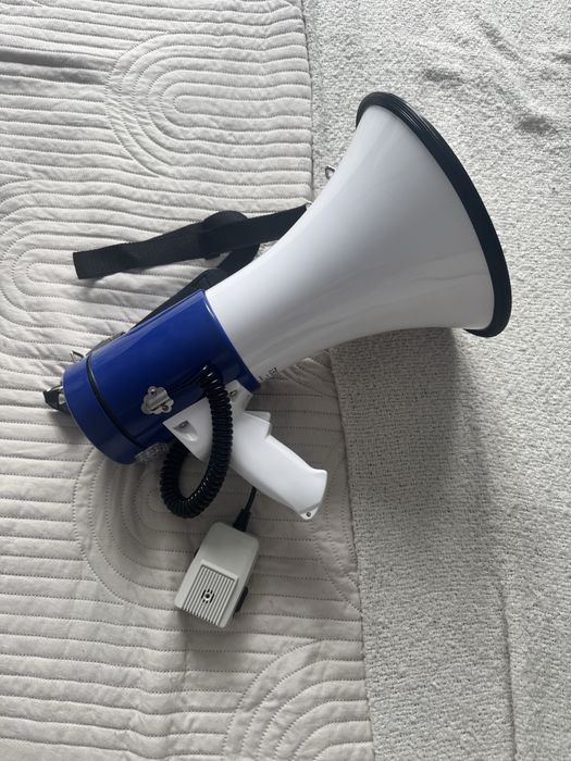 Megafon z zewnętrznym mikrofonem 25W/8xD