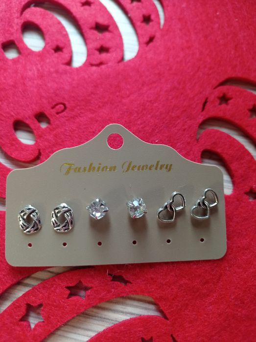 Zestaw kolczyków Nowe