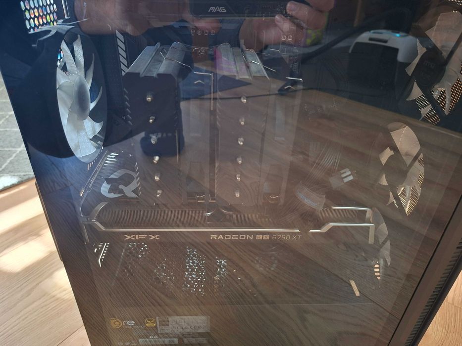 PC Gaming (AMD Ryzen R9 5950X, AMD Radeon 6750XT, 32GB DDR4)