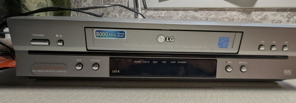 Продам відеомагнітофон Lg, DVD плеєр Samsung, магнітола