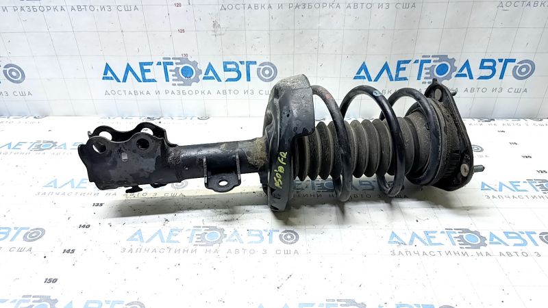 Стійка амортизатора в зборі передня права Toyota Prius 50 19-22 AWD