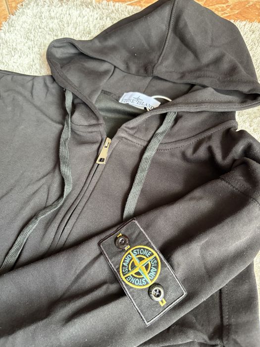 Casaco Stone Island Preto com Capuz