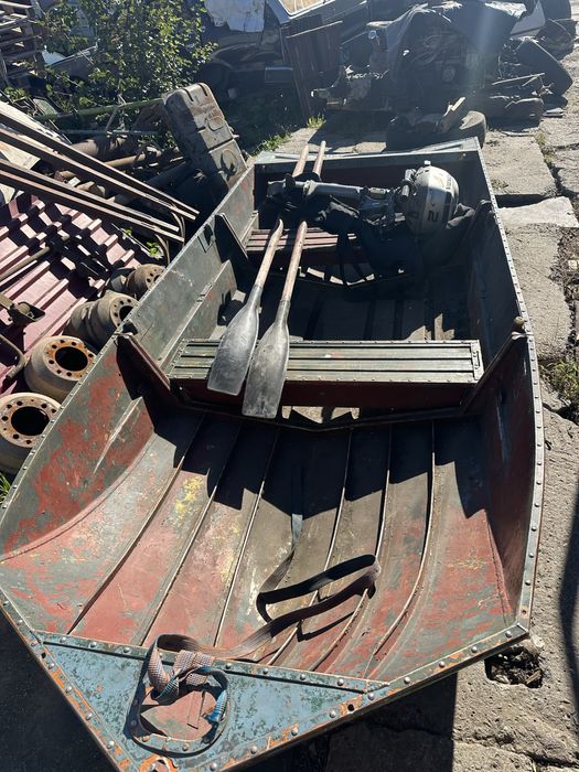 Продам лодку автобот