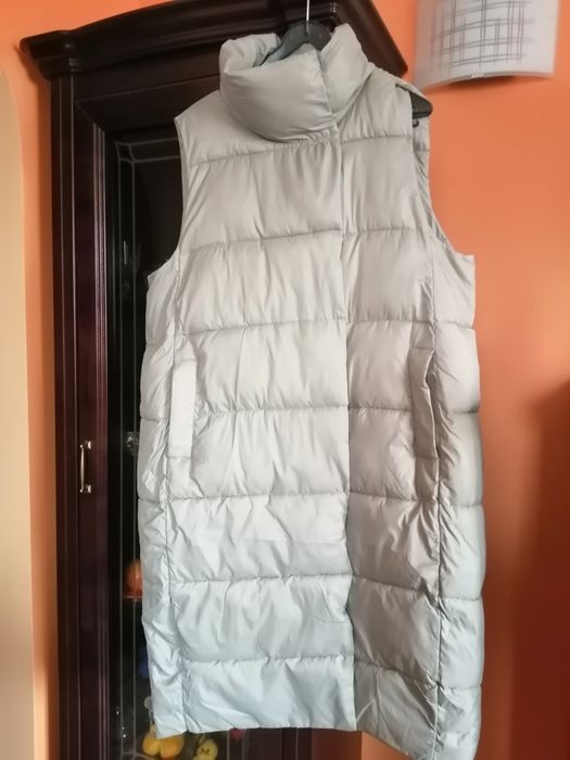 Kamizelka damska długa jasno oliwkowa Reserved