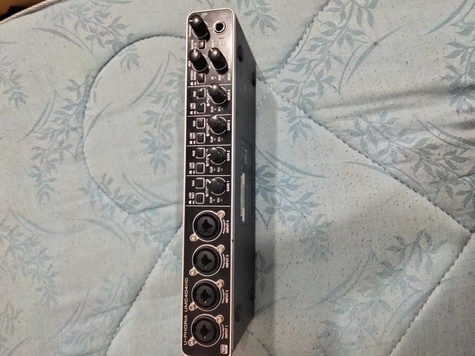 Interface de áudio behringer64584707139459120