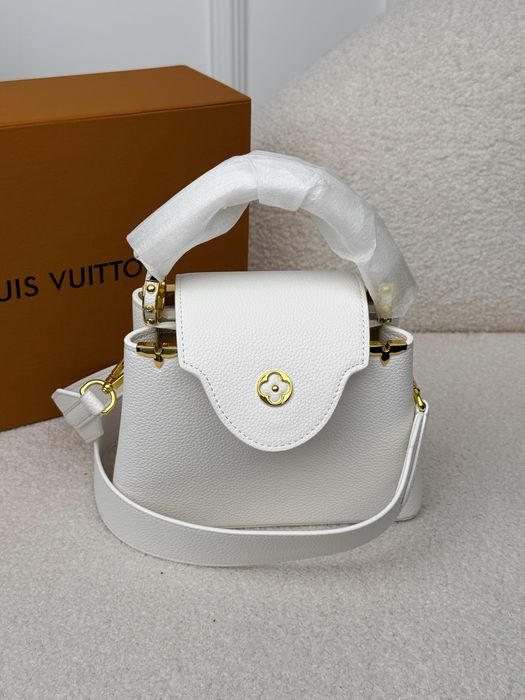 Сумка Louis Vuitton Capucines White