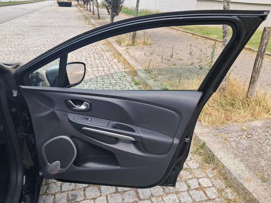 Renaul Clio só 9.000 euros