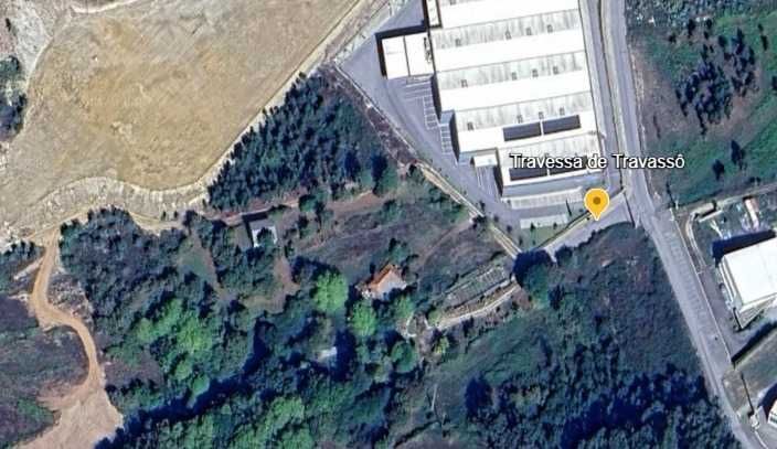 Quinta para restaurar perto da saída da A42 em Felgueiras