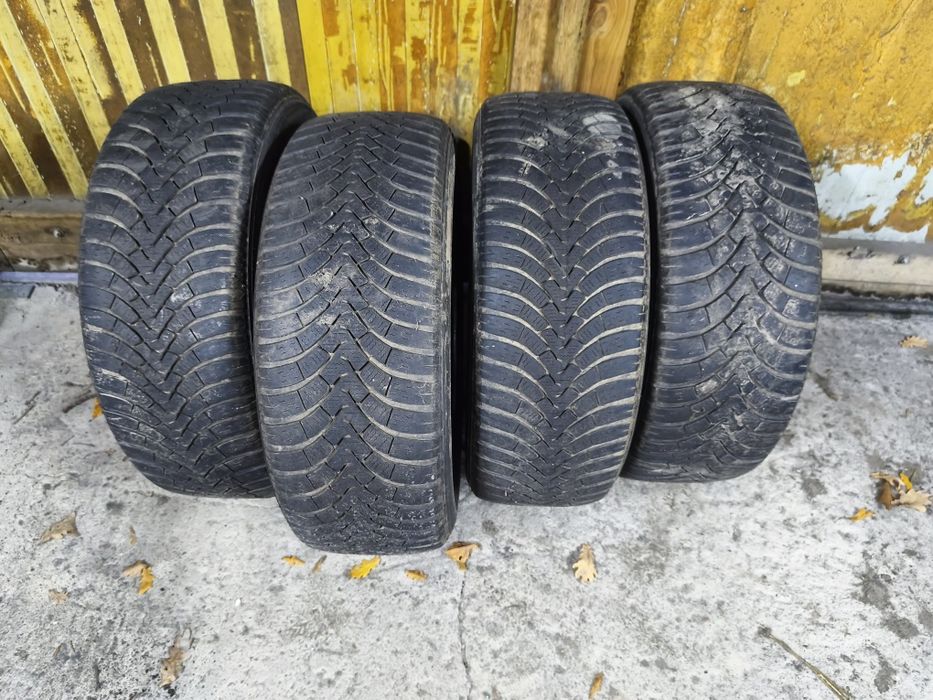 Felgi Opel Astra K 16 5x105 z oponami zimowymi Falken Euro