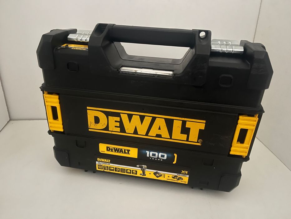 Wkrętarka DeWalt zasilanie akumulatorowe 18 V DCD100M2T-QW limitowana