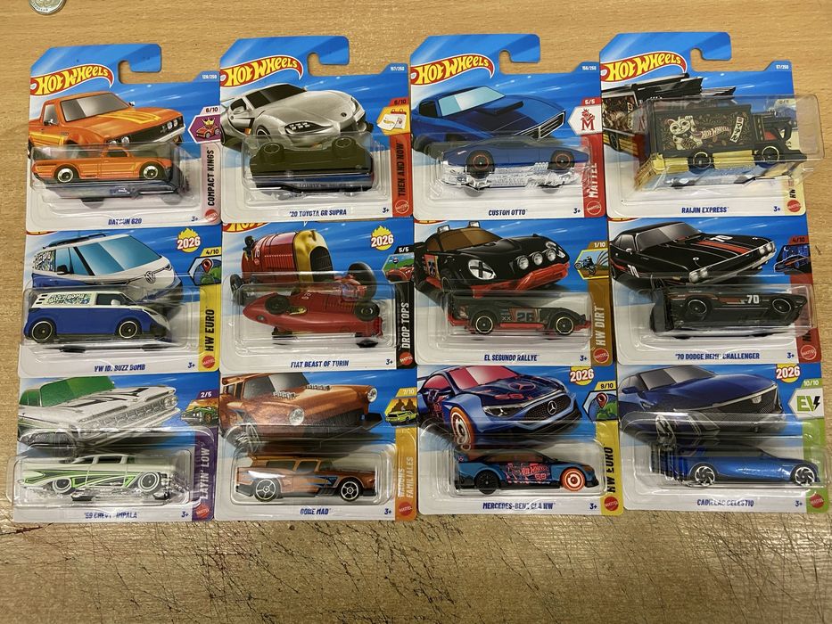Машинка hot wheels