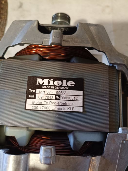 Мотор. Електродвигун від пральної машинки Miele