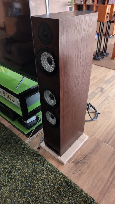 Colunas de chão Pylon Ruby 30 irrepreensíveis