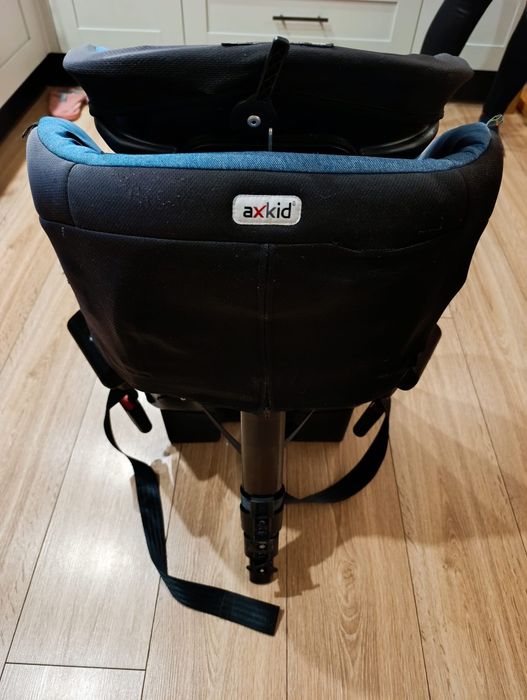 Fotelik samochodowy Axkid Minikid Bezwypadkowy,stan BDB  9-25 kg