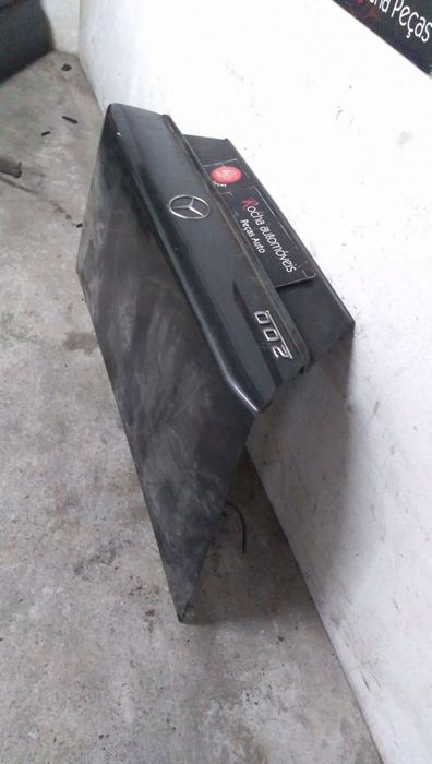 Tampa Da Mala Mercedes-Benz 200 - 300 D (124)
