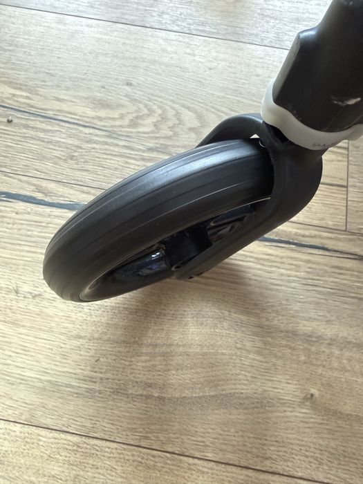 Cybex Melio Almond Beige beżowy nowe kółka