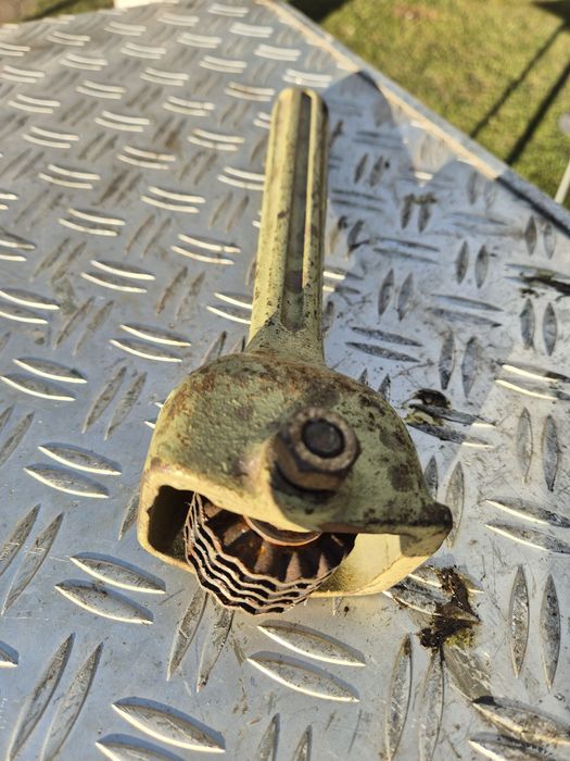 Równiarka do kamienia szlifierskiego, wyrównywacz, obciągacz ręczny.