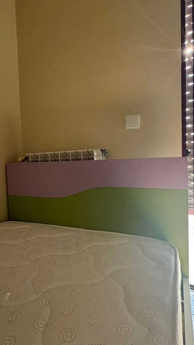 cama + colchão + mesa cabeceira