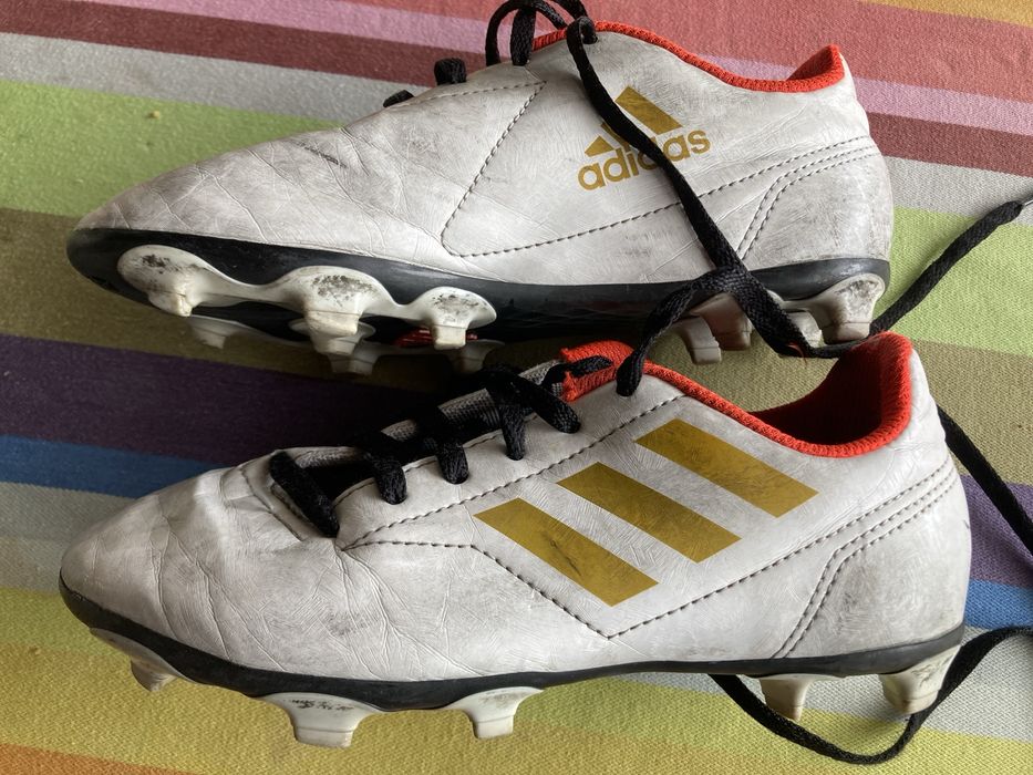 Chuteiras futebol Adidas FG tamanho 33
