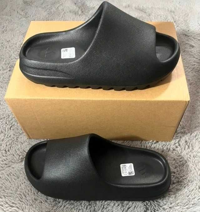 Adidas_ Yeezy_Slide_Onyx .43