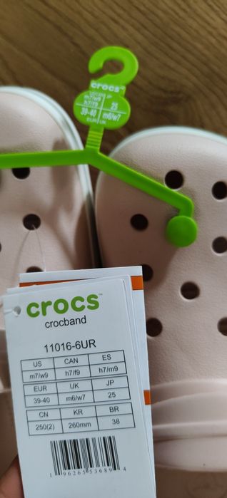 Nowe klapki CROCS pudrowy róż z napisem rozm.39, wkładka 25cm