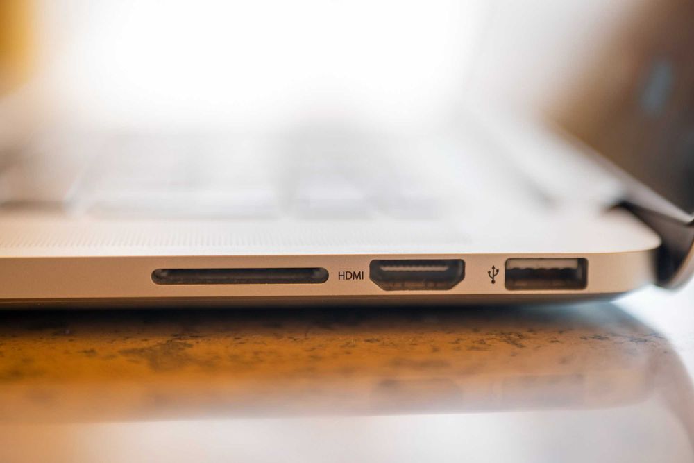 MacBook Pro 15" (Mid 2015) i7 / 16GB / 516gb SSD