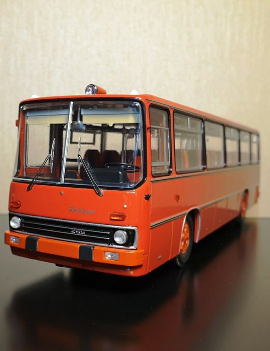 Модель автобуса Ikarus Demprice Ford Mustang 1:43 читайте опис!