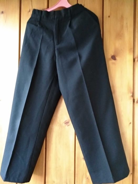 Брюки шкільні (чорні) на хлопчика 9 років, ріст 134см.