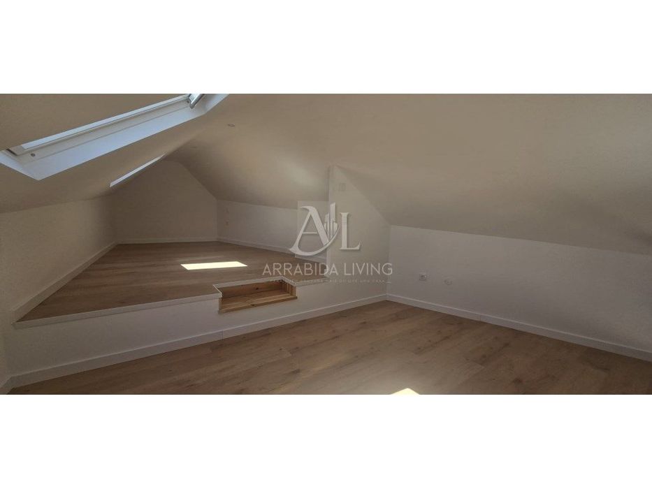Moradia T2 Remodelada com Vista Rio em Zona Premium