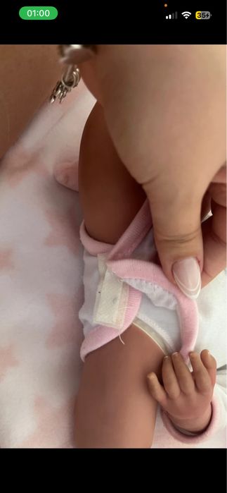 Boneca Reborn Rocío 40 cm - com Cobertor e Caixa