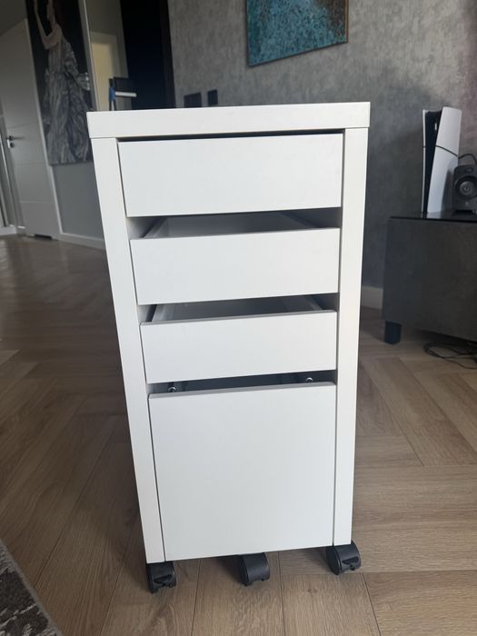 Ikea MICKE szafka na kolkach
