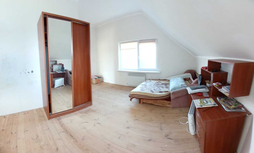 Будинок з незавершеним ремонтом 178м.кв. з гаражем