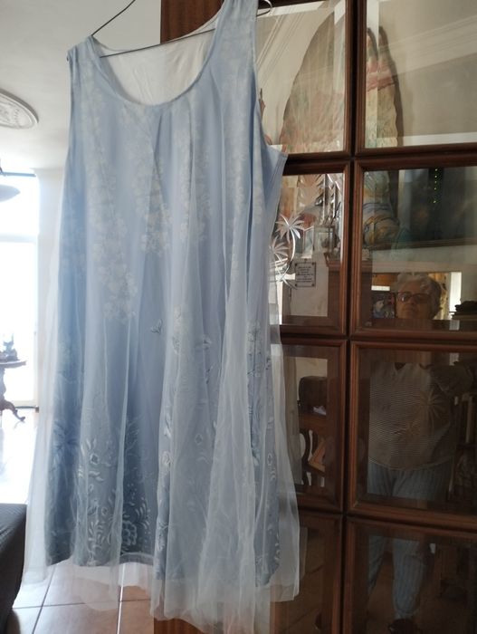 Vendo 3 vestidos nunca usados