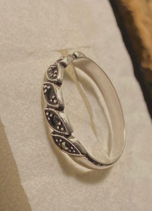 Anel vintage em prata e marcassite