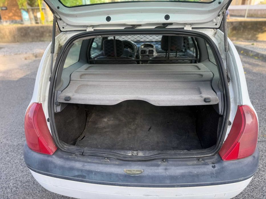 reanult clio 1.9d um comercial econômico e fiável