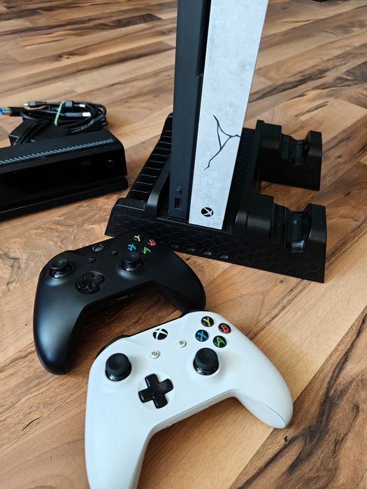 Xbox one s 1T edycja Gears of war +Kinect