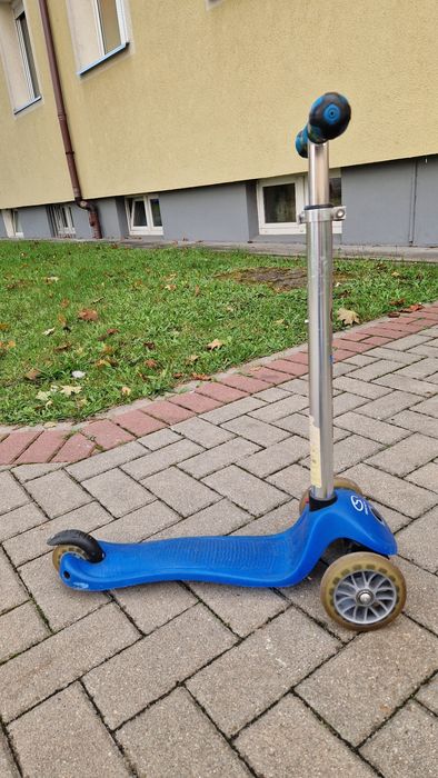 Hulajnoga balansowa trójkołowa