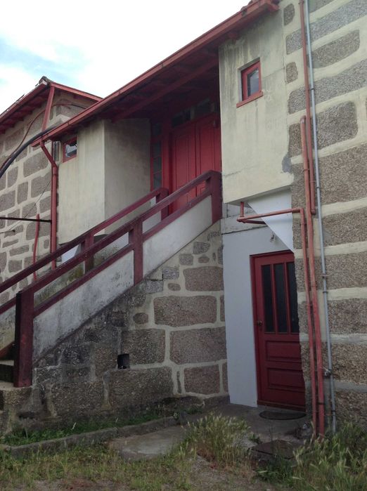 Casa em Pedra, São Martinho do Campo- Sto Tirso