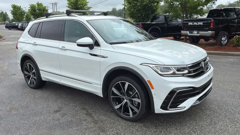 Volkswagen Tiguan SEL R-Line 4Motion      2024