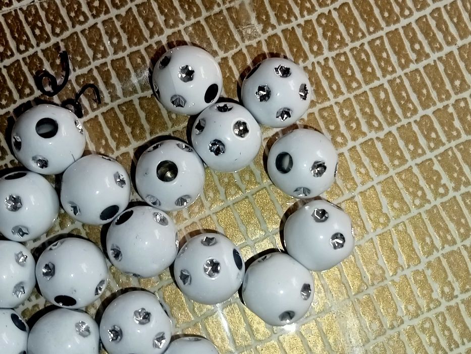 36 contas redondas em acrílico 9mm